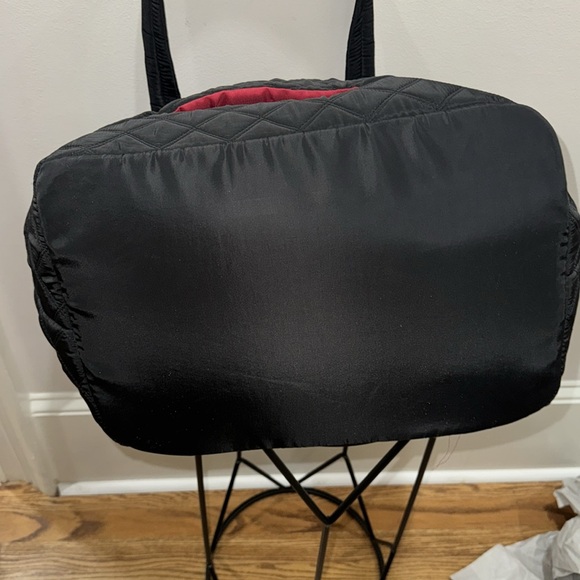 Adrienne Vittadini Quilted NylonDuffel Bag W/Luggage Tag. 13” X 21” - Picture 7 of 11